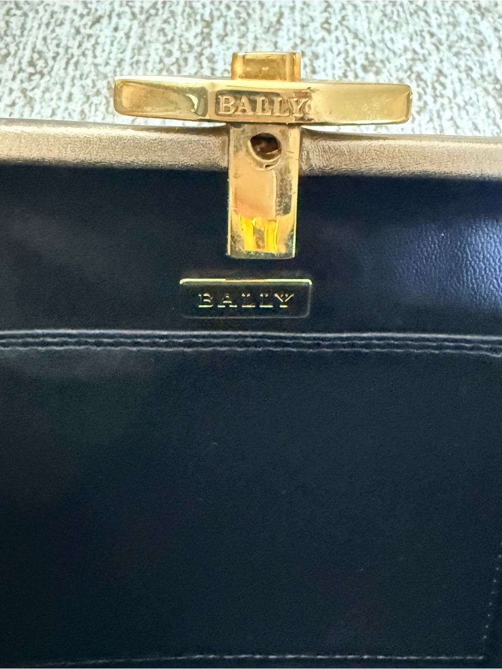 Vintage Bally Metallic Gold Quilted Leather Frame Bag 1980s-1990s - Picture 12 of 16